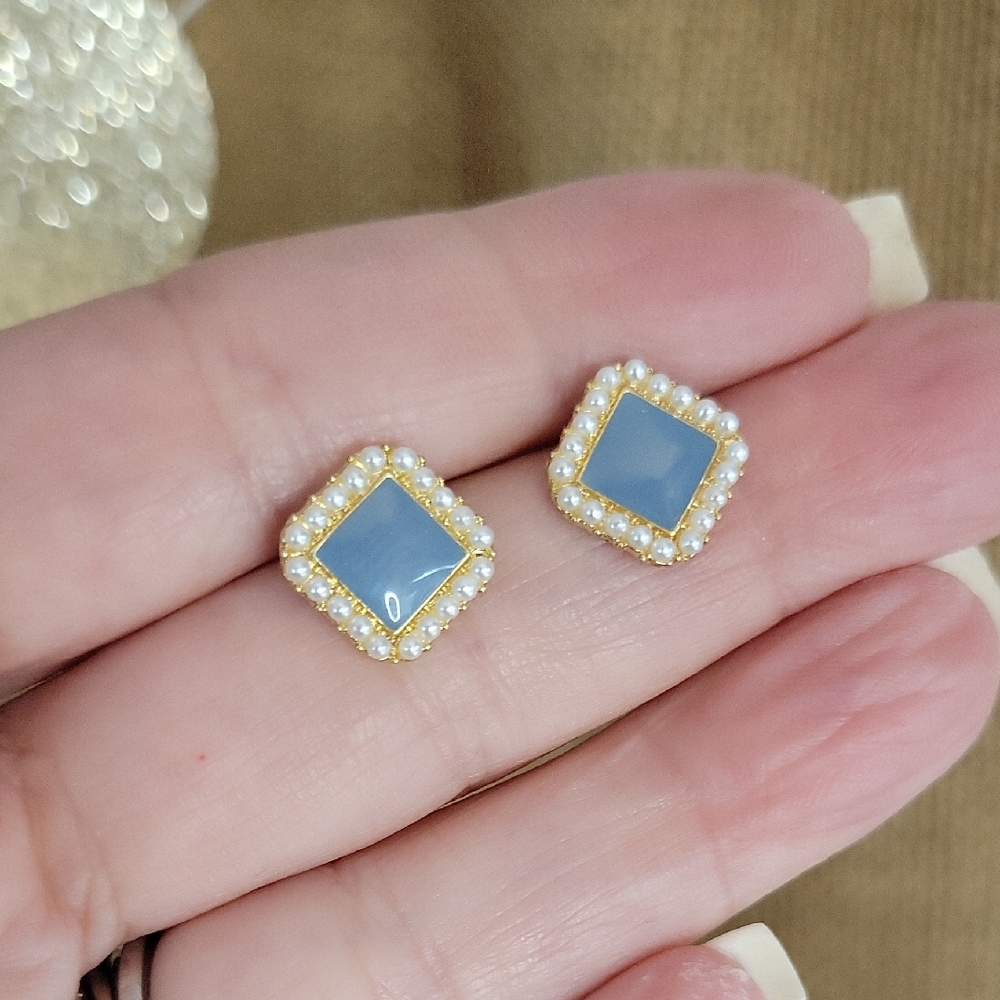 PREPPY PEARL AND ENAMEL EARRINGS, 925 SILVER